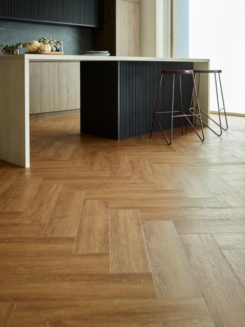 PODŁOGA WINYLOWA REGA PHOENIX OAK 6067554 HERRINGBONE VOX +ZINTEGROWANY PODKŁAD - obrazek 5