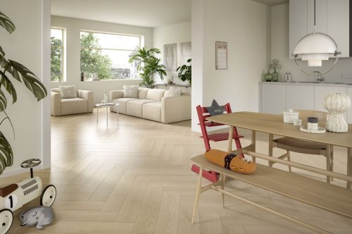 Egger Herringbone NaturSense DĄB BARONIA PIASKOWY EL2133 8mm AC4 - obrazek 2